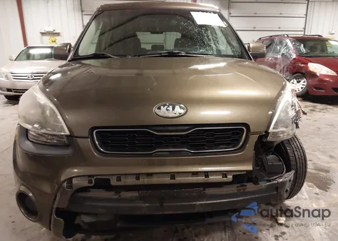 2013 Kia Soul z USA, uszkodzony, nr VIN KNDJT2A5XD7497024